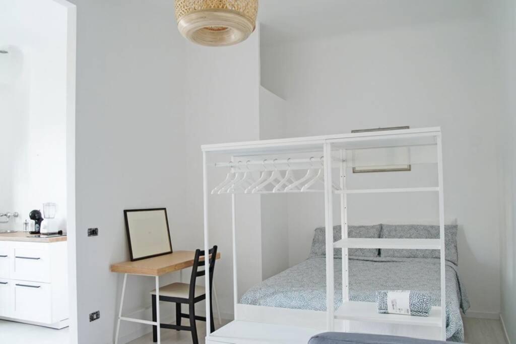 Urban House - Best View Navigli Milan Center Apartment